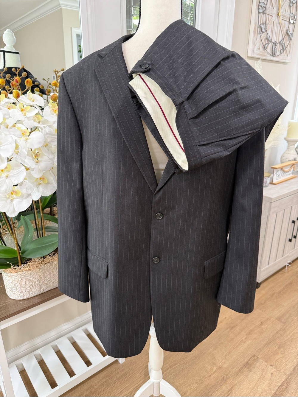 Jones New York Suit Mens Pinstripe 2 Piece Jacket:48 Long,Pleated Pants:43/30